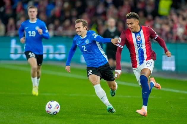Football, World Cup qualification Norway Estonia Oslo 20251113 Estonia s Märten Kuusk and Norway s Antonio Nusa during the World Cup qualifying football match between Norway and Estonia at Ullevaal Stadium Photo Fredrik Varfjell NTB Oslo Norway EDITORIAL USE ONLY RESTRICTED USE FOR BETTING COMPANIES  Copyright: xFredrikxVarfjellx xNTBx