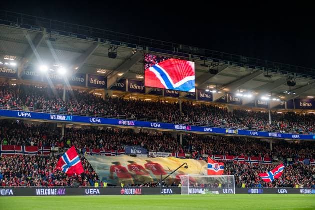 251113 Fans of Norway ahead of the FIFA World Cup, WM, Weltmeisterschaft, Fussball Qualifier football match between Norway and Estonia on November 13, 2025 in Oslo. Photo: Vegard Grott BILDBYRAN kod VG VG0831 bbeng fotball football soccer fotboll fifa world cup qualifiers european qualifiers 2026 uefa world cup qualifiers vm-kvalifisering vm kvalik vm kval norge norway estland estonia publik Copyright: VEGARDxGRoTT BB251113VG027