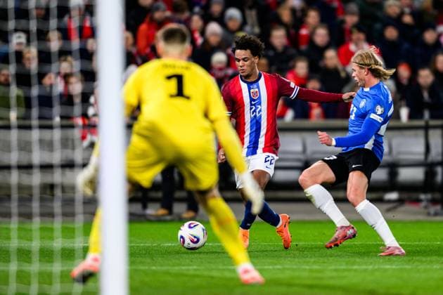 251113 Oscar Bobb of Norway during the FIFA World Cup, WM, Weltmeisterschaft, Fussball Qualifier football match between Norway and Estonia on November 13, 2025 in Oslo. Photo: Marius Simensen BILDBYRAN COP 238 VG0831 bbeng fotball football soccer fotboll fifa world cup qualifiers european qualifiers 2026 uefa world cup qualifiers vm-kvalifisering vm kvalik vm kval norge norway estland estonia Copyright: MARIUSxSIMENSEN BB251113BB301