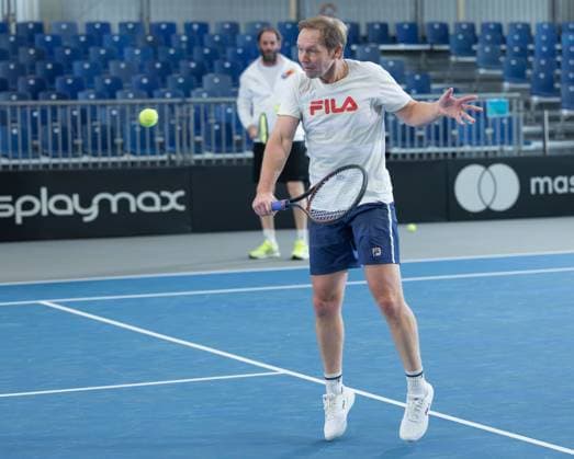 Billie Jean King Cup 2025 Play-Offs, TC Ismaning, Muenchen, Deutschland, Team Germany, in Aktion beim Training,Mannschaftskapitaen Rainer Schuettler und im Hintergrund Torben Beltz, Chef-Bundestrainer Damen, Tennis - Billie Jean King Cup 2025 - ITF Billie Jean King Cup - TC Ismaning - Ismaning - Bayern - Deutschland - 13 November 2025. *** Billie Jean King Cup 2025 Play Offs, TC Ismaning, Munich, Germany, Team Germany, in action during training, team captain Rainer Schuettler and in the background Torben Beltz, head national coach women, Tennis Billie Jean King Cup 2025 ITF Billie Jean King Cup TC Ismaning Ismaning Bavaria Germany 13 November 2025 Copyright: xJuergenxHasenkopfx