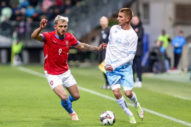 13.11.2025, Karvina Mecz towarzyski sezon 2025 26 Czechy - San Marino - International Friendly, Länderspiel, Nationalmannschaft football match Czech Republic - San Marino Nz. Tomas Ladra Filippo Berardi Fot. Michal Chwieduk Arena Akcji NEWSPIX.PL --- newspix.pl 