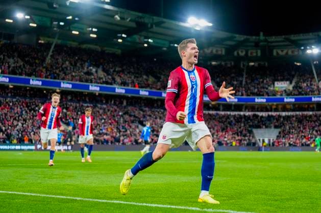 Football, World Cup qualification Norway Estonia Oslo 20251113 Alexander Sorloth celebrates his 1 0 goal during the World Cup qualifying match between Norway and Estonia at Ullevaal Stadion Photo Fredrik Varfjell NTB Oslo Norway EDITORIAL USE ONLY RESTRICTED USE FOR BETTING COMPANIES  Copyright: xFredrikxVarfjellx xNTBx
