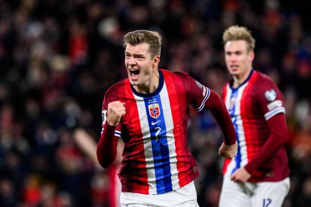 251113 Alexander Sorloth of Norway celebrates after scoring the 1-0 goal during the FIFA World Cup, WM, Weltmeisterschaft, Fussball Qualifier football match between Norway and Estonia on November 13, 2025 in Oslo. Photo: Vegard Grott BILDBYRAN kod VG VG0831 bbeng fotball football soccer fotboll fifa world cup qualifiers european qualifiers 2026 uefa world cup qualifiers vm-kvalifisering vm kvalik vm kval norge norway estland estonia jubel Copyright: VEGARDxGRoTT BB251113VG056
