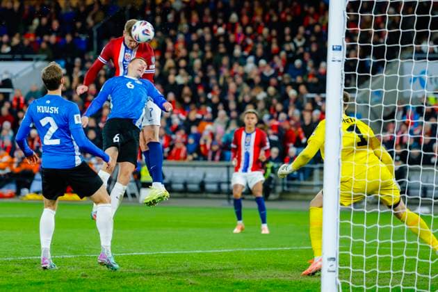 Football, World Cup qualification Norway Estonia Oslo 20251113 Alexander Sorloth scores during the World Cup qualifying match in football between Norway and Estonia at Ullevaal Stadion Photo Jonas Been Henriksen NTB Oslo Norway EDITORIAL USE ONLY RESTRICTED USE FOR BETTING COMPANIES  Copyright: xJonasxBeenxHenriksenx xNTBx