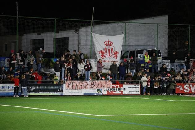 13.11.2025, Fussball, Herren, Sparkassen-Pokal Saarland, 2. Runde, Saison 2025 2026, SV Bliesmengen-Bolchen - 1. FC Saarbrücken, Die Fans (SV Bliesmengen-Bolchen) Bliesmengen-Bolchen Burgwegstadion Saarland Deutschland (DE) Copyright: xSebastianxBachx