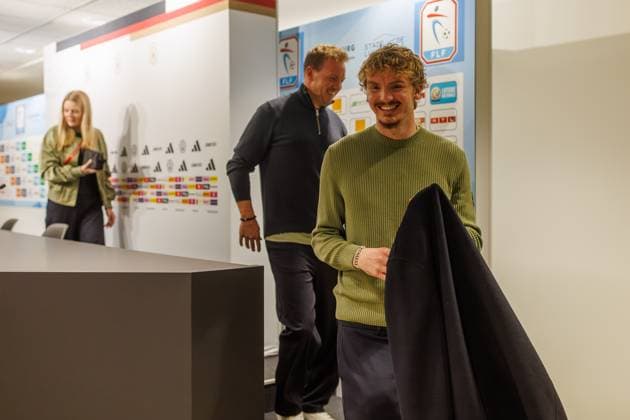 Nick Woltemade (Deutschland) und Julian Nagelsmann (Trainer Deutschland) gut gelaunt, Pressekonferenz, Luxemburg vs Deutschland, Fussball, WM Qualifikation Europa, 09. Spieltag, Saison 2025 2026, 13.11.2025 Luxemburg vs Deutschland, Fussball, WM Qualifikation Europa, 09. Spieltag, Saison 2025 2026, 13.11.2025 Copyright: xEibner-Pressefoto AlexanderxNeisx EP_ANS
