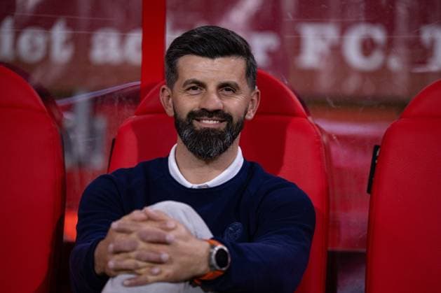 13.11.2025, Fussball, Testspiel, Saison 2025 2026, Twente Enschede - FC Schalke 04, Trainer Miron Muslic (FC Schalke 04) xRHR-FOTO YYx Copyright: KROEGER RHR-FOTOx RHR-FOTO YY
