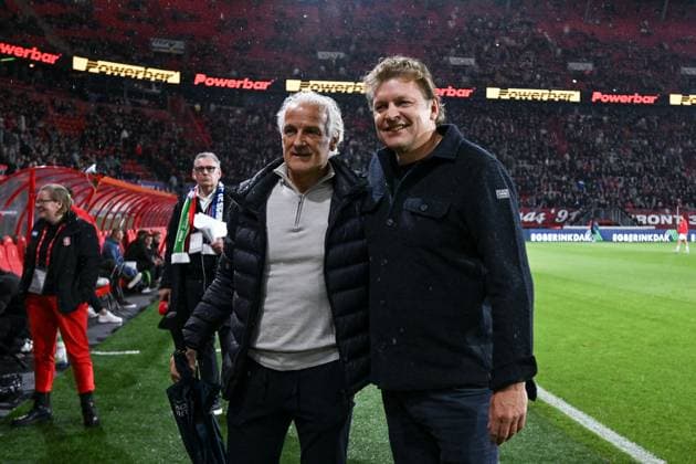 13.11.2025, Fussball, Testspiel, Saison 2025 2026, Twente Enschede - FC Schalke 04, Fred Rutten, Direktor Profifussball Youri Mulder (FC Schalke 04) xRHR-FOTO YYx Copyright: KROEGER RHR-FOTOx RHR-FOTO YY