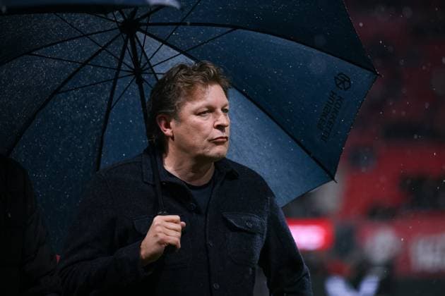 13.11.2025, Fussball, Testspiel, Saison 2025 2026, Twente Enschede - FC Schalke 04, Direktor Profifussball Youri Mulder (FC Schalke 04) xRHR-FOTO YYx Copyright: KROEGER RHR-FOTOx RHR-FOTO YY