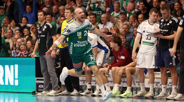 BAU 13.11.2025 Göppingen Handball Frisch Auf Göppingen vs. HSV Hamburg, Marcel Schiller (Göppingen) jubelt