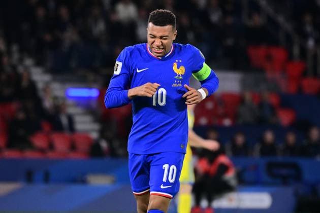 FOOTBALL : France vs Ukraine - Qualifications Europeennes - 13 11 2025 Kylian Mbappe ( 10 - France ) looks dejected during the UEFA European Qualifiers match between France and Ukraine at Parc des Princes on November 13, 2025 in Paris, France. ( Photo by Federico Pestellini PsnewZ ) - ParisFrance  Copyright: xFedericoxPestellinix