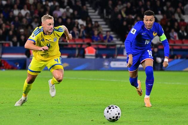 FOOTBALL : France vs Ukraine - Qualifications Europeennes - 13 11 2025 Oleksandr Svatok ( 4 - Ukraine ) and Kylian Mbappe ( 10 - France ) during the UEFA European Qualifiers match between France and Ukraine at Parc des Princes on November 13, 2025 in Paris, France. ( Photo by Federico Pestellini PsnewZ ) - ParisFrance  Copyright: xFedericoxPestellinix
