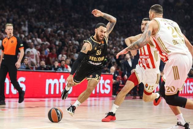 Basketball, EuroLeague, Roter Stern Belgrad - AS Monaco Crvena zvezda v Monaco - Euroleague BELGRADE, SERBIA - NOVEMBER 13: Mike James (55) of Monaco in action against Ognjen Dobric (13) of Crvena zvezda during the Euroleague Week 11 basketball match between Crvena zvezda and Monaco at the Belgrade Arena in Belgrade, Serbia on November 13, 2025. Filip Stevanovic Anadolu Belgrade Serbia. Editorial use only. Please get in touch for any other usage.  Copyright: x2025xAnadoluxFilipxStevanovicx