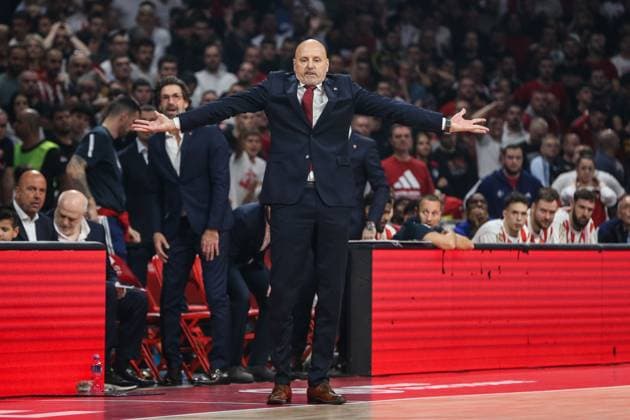 Basketball, EuroLeague, Roter Stern Belgrad - AS Monaco Crvena zvezda v Monaco - Euroleague BELGRADE, SERBIA - NOVEMBER 13: Head Coach Sasa Obradovic (R) of Crvena zvezda reacts during the Euroleague Week 11 basketball match between Crvena zvezda and Monaco at the Belgrade Arena in Belgrade, Serbia on November 13, 2025. Filip Stevanovic Anadolu Belgrade Serbia. Editorial use only. Please get in touch for any other usage.  Copyright: x2025xAnadoluxFilipxStevanovicx