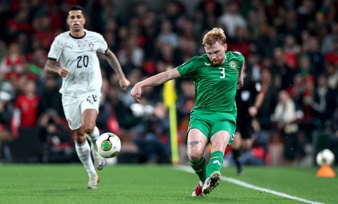 2026 FIFA World Cup, WM, Weltmeisterschaft, Fussball Qualifier Group F, Aviva Stadium, Dublin 13 11 2025 Republic of Ireland vs Portugal Ireland s Liam Scales passes the ball Liam Scales passes the ball 13 11 2025  Copyright: x INPHO NickxElliottx IMG_7543