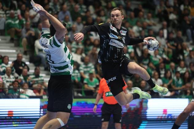 Handball, CL, Sporting Lissabon - Füchse Berlin Mathias Gidsel ( Fuchse Berlin ) in action during the match between Sporting CP and Fuchse Berlin, valid for Machineseeker EHF Champions League 2025 2026 at Pavilhao Joao Rocha on 13 November 2025. Lisbon Pavilhao Joao Rocha Lisbon Portugal Copyright: xIMAGOx xPRIMExSPORTSxIMAGESx xFILIPExOLIVEIRAx