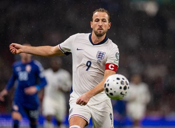 Football - FIFA World Cup, WM, Weltmeisterschaft, Fussball 2026 Qualifying - Group K - England v Serbia LONDON, ENGLAND - Thursday, November 13, 2025: England s captain Harry Kane during the FIFA World Cup 2026 Qualifying Group K match between England and Serbia at Wembley Stadium. (Photo by David Rawcliffe Propaganda) LONDON Wembley Stadium GREATER LONDON ENGLAND  Copyright: xDavidxRawcliffex P2025-11-13-England_Serbia-38