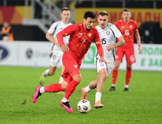 Fußball, Länderspiel, Nordmazedonien - Lettland Eljif Elmas from North Macedonia and Dmitrijs Zelenkovs from Latvia during International Friendly, Länderspiel, Nationalmannschaft football match between North Macedonia and Latvia in Skopje, North Macedonia, 13 November 2025. IMAGO PETR STOJANOVSKI