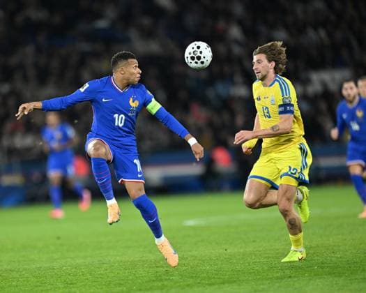 France v Ukraine - FIFA World Cup, WM, Weltmeisterschaft, Fussball 2026 Qualifying match PARIS, FRANCE - NOVEMBER 13: Kylian Mbappe (L) of France in action against Illia Zabarnyi (R) of Ukraine during the FIFA World Cup 2026 Group D European qualification football match between France and Ukraine at Parc des Princes in Paris on November 13, 2025. Mustafa Yalcin Anadolu Paris France. Editorial use only. Please get in touch for any other usage.  Copyright: x2025xAnadoluxMustafaxYalcinx