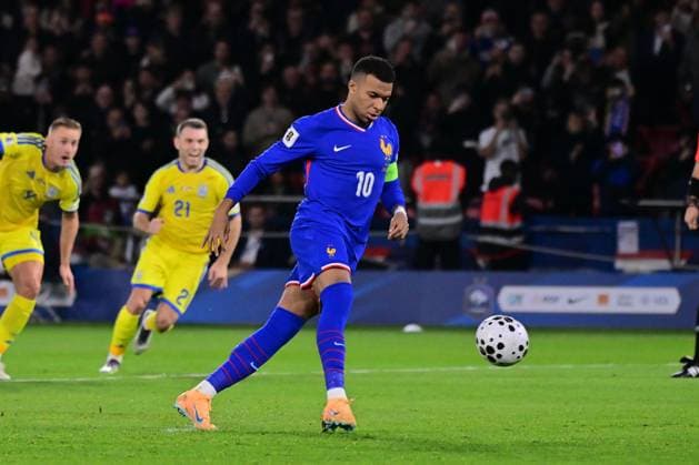 FOOTBALL : France vs Ukraine - Qualifications Europeennes - 13 11 2025 Kylian Mbappe ( 10 - France ) scores his penalty during the UEFA European Qualifiers match between France and Ukraine at Parc des Princes on November 13, 2025 in Paris, France. ( Photo by Federico Pestellini PsnewZ ) - ParisFrance  Copyright: xFedericoxPestellinix
