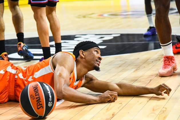 Basketball, EuroLeague, Paris Basketball - Valencia BC BASKET : Paris Basketball vs Valence Basket Club - Euroligue - JournÃ e 11 - 13 11 25 Kameron Taylor (Valence BC) ParisFrance  Copyright: xBaptistexAutissierx