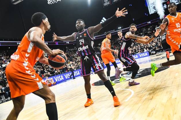 BASKET : Paris Basketball vs Valence Basket Club - Euroligue - JournÃ e 11 - 13 11 25 Yakuba Ouattara (Paris Basketball) ParisFrance  Copyright: xBaptistexAutissierx