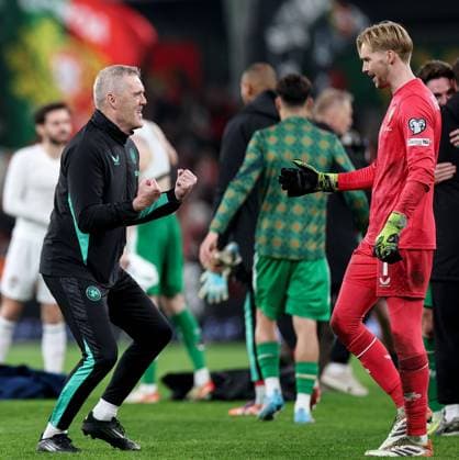 2026 FIFA World Cup, WM, Weltmeisterschaft, Fussball Qualifier Group F, Aviva Stadium, Dublin 13 11 2025 Republic of Ireland vs Portugal Italy s Head Coach Kieran Crowley and Ireland s Caoimhin Kelleher celebrate after the match Kieran Crowley and Caoimhin Kelleher celebrate after the match 13 11 2025  Copyright: x INPHO NickxElliottx IMG_1380