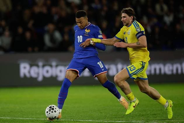 PARIS, FRANCE - 13 NOVEMBER 2025: Kylian Mbappe (France), Illia Zabarnyi (Ukraine) during the football match between European Qualifiers for the 2026 FIFA World Cup, WM, Weltmeisterschaft, Fussball WM, Weltmeisterschaft, Fussball, France and Ukraine at Parc des Princes Copyright: AntonioxBorga