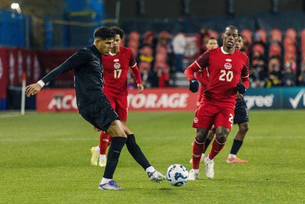 Toronto, Canada, November 13th 2025 Piero Hincapié (3 Ecuador) in action during the Men s International Friendly, Länderspiel, Nationalmannschaft game between Canada and Ecuador at BMO Field in Toronto, Canada (EDITORIAL USAGE ONLY). (Curtis Wong SPP) Copyright: xCurtisxWongx xSPPx Sportspressphoto_SPR61568