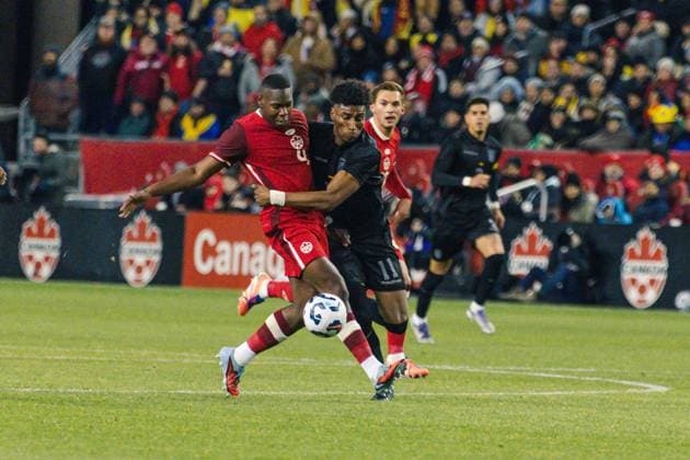 Toronto, Canada, November 13th 2025 Kevin Rodriguez (11 Ecuador) and Kamal Miller (4 Canada) in action during the Men s International Friendly, Länderspiel, Nationalmannschaft game between Canada and Ecuador at BMO Field in Toronto, Canada (EDITORIAL USAGE ONLY). (Curtis Wong SPP) Copyright: xCurtisxWongx xSPPx spp-en-CuWoSp-20251103_SPP_CurtisWONG_Canada v Ecuador_015