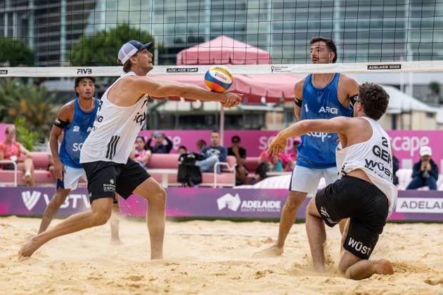 RECORD DATE NOT STATED Beach volleyball, Beachvolleyball World Championships Adelaide, Australia 14.11.2025 ADELAIDE, AUSTRALIA - NOVEMBER 14: Lui Wuest (Player 2, GER), Paul Henning (Player 1 during the Beach Volleyball World Championships at Adelaide on November 14, 2025 in Adelaide, Australia. Copyright: xBEAUTIFULxSPORTS PeterxWeberx
