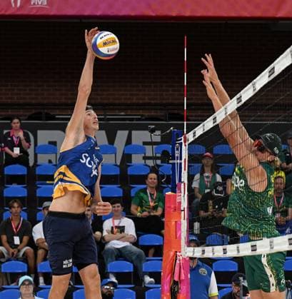 251114 Sweden™s Jacob Nilsson Holting and Elmer Andersson during their victorious first group game against Australia™s Hood Merritt during The Beach volleyball, Beachvolleyball World Championships 14 November 2025 in Adelaide, Australia. Photo: Michael Errey BILDBYRAN volleyboll volleyball beachvolley beach volleyball world championships sverige australien national team, Nationalteam sweden herr Copyright: MICHAELxERREY BB251114BB123