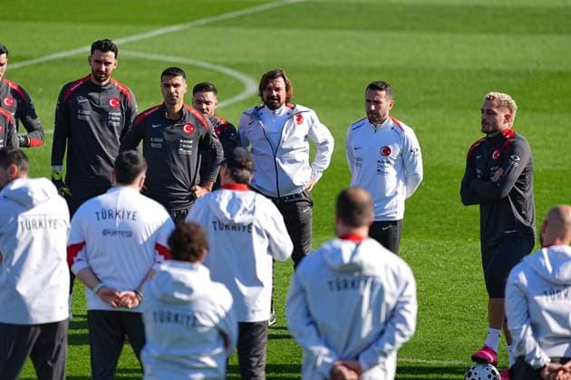 Turkiye prepares for fifth Group E match against Bulgaria ISTANBUL, TURKIYE - NOVEMBER 14: Players of Turkiye’s National Football Team train for tomorrow s match against Bulgaria in Bursa, their fifth match in Group E of the 2026 FIFA World Cup, WM, Weltmeisterschaft, Fussball European Qualifiers in Istanbul, Turkiye on November 14, 2025. Adem Kutucu Anadolu Istanbul Turkey. Editorial use only. Please get in touch for any other usage.  Copyright: x2025xAnadoluxAdemxKutucux