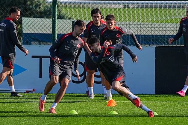 Turkiye prepares for fifth Group E match against Bulgaria ISTANBUL, TURKIYE - NOVEMBER 14: Players of Turkiye’s National Football Team train for tomorrow s match against Bulgaria in Bursa, their fifth match in Group E of the 2026 FIFA World Cup, WM, Weltmeisterschaft, Fussball European Qualifiers in Istanbul, Turkiye on November 14, 2025. Adem Kutucu Anadolu Istanbul Turkey. Editorial use only. Please get in touch for any other usage.  Copyright: x2025xAnadoluxAdemxKutucux