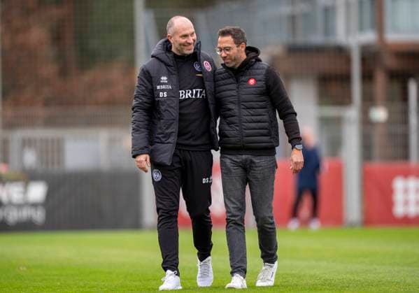 Daniel Scherning (SV Wehen Wiesbaden, Trainer) und Boris Schommers (Sportfreunde Siegen, Trainer) SV Wehen Wiesbaden - Sportfreunde Siegen 14.11.2025 Fussball, Testspiel Regionalliga, SV Wehen Wiesbaden - Sportfreunde Siegen, GER, Taunusstein, NLZ Halberg Copyright: HMBxMedia xMarcoxBader