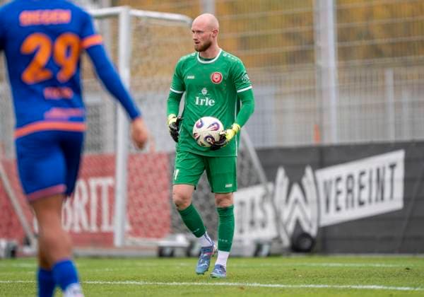 Leon Klußmann (Sportfreunde Siegen, 21) SV Wehen Wiesbaden - Sportfreunde Siegen 14.11.2025 Fussball, Testspiel Regionalliga, SV Wehen Wiesbaden - Sportfreunde Siegen, GER, Taunusstein, NLZ Halberg Copyright: HMBxMedia xMarcoxBader