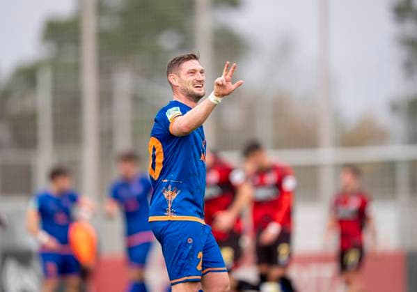 Andre Dej (Sportfreunde Siegen, 20) freut sich über seinen Assist. SV Wehen Wiesbaden - Sportfreunde Siegen 14.11.2025 Fussball, Testspiel Regionalliga, SV Wehen Wiesbaden - Sportfreunde Siegen, GER, Taunusstein, NLZ Halberg Copyright: HMBxMedia xMarcoxBader