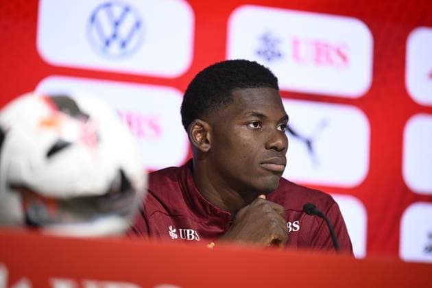GENEVA , SWITZERLAND 20251114 Switzerland player Breel Embolo participates in a press conference, PK, Pressekonferenz at the Stade de Geneve ahead of the World Cup qualifying match against Sweden tomorrow evening.