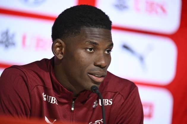 GENEVA , SWITZERLAND 20251114 Switzerland player Breel Embolo participates in a press conference, PK, Pressekonferenz at the Stade de Geneve ahead of the World Cup qualifying match against Sweden tomorrow evening.