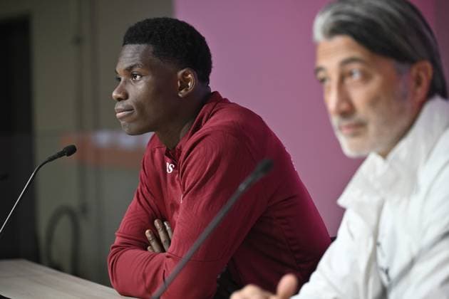 GENEVA , SWITZERLAND 20251114 Swiss national team, Nationalteam captain Murat Yakin together with player Breel Embolo hold a press conference, PK, Pressekonferenz at the Stade de Geneve ahead of the World Cup qualifying match against Sweden tomorrow evening. *** The image is included in the SPORTS PACKAGE. For others PAYMENT IMAGE*** GENÃˆVE SWITZERLAND x10050x *** GENEVA , SWITZERLAND 20251114 Swiss national team captain Murat Yakin together with player Breel Embolo hold a press conference at the Stade de Geneve ahead of the World Cup qualifying match against Sweden tomorrow evening The image is included in the SPORTS PACKAGE For others PAYMENT IMAGE GENÃˆVE SWITZERLAND x10050x  Copyright: xPontusxLundahl TTx SWITZERLAND NATIONAL FOOTBALL TEAM PRESS CONFERENCE