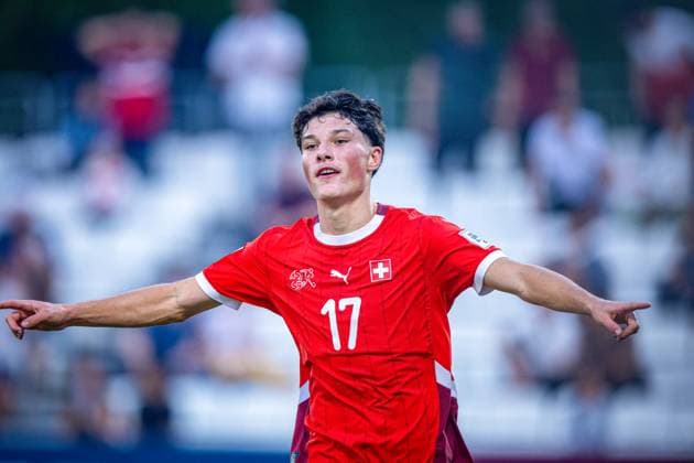 Fußball, U17 WM, Schweiz - Ägypten Fussball FIFA U17, U 17 U 17 Weltmeisterschaft Katar 2025 - Schweiz vs Ägypten - Achtelfinale, Spiel 80: Ethan Bruchez (Schweiz, 17) Freude, Emotionen, Jubel Copyright: xRedhaxHosnixSegganix