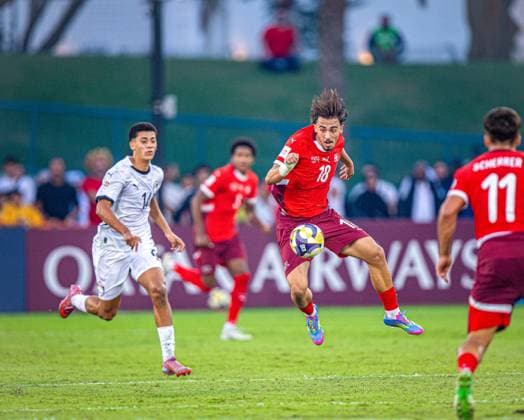 Fußball, U17 WM, Schweiz - Ägypten Fussball FIFA U17, U 17 U 17 Weltmeisterschaft Katar 2025 - Schweiz vs Ägypten - Achtelfinale, Spiel 80: Adrien Llukes (Schweiz, 18) Copyright: xRedhaxHosnixSegganix