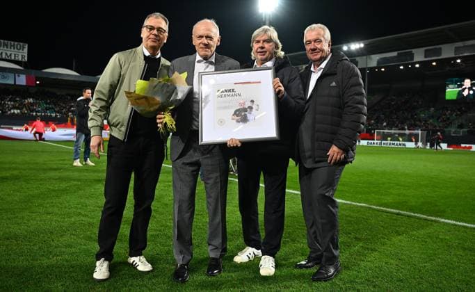 14.11.2025 - Fussball - Länderspiel Qualifikation Europameisterschaft : Deutschland GER DEU BRD - Malta MLT - - xwoxzix - Verabschiedung Hermann Gerland