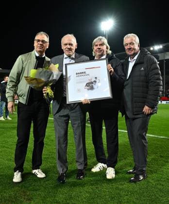 14.11.2025 - Fussball - Länderspiel Qualifikation Europameisterschaft : Deutschland GER DEU BRD - Malta MLT - - xwoxzix - Verabschiedung Hermann Gerland