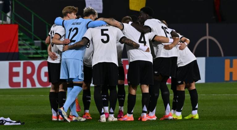 14.11.2025 - Fussball - Länderspiel Qualifikation Europameisterschaft : Deutschland GER DEU BRD - Malta MLT - - xwoxzix - Teamkreis Mannschaft Team Deutschland