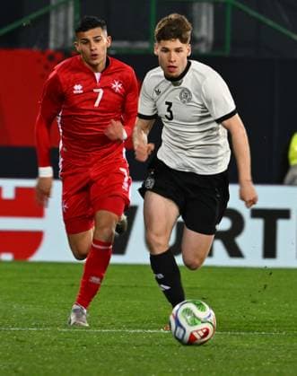 14.11.2025 - Fussball - Länderspiel Qualifikation Europameisterschaft : Deutschland GER DEU BRD - Malta MLT - - xwoxzix - Shaisen Attard (7, Malta ) Lukas Ullrich (3, Deutschland )