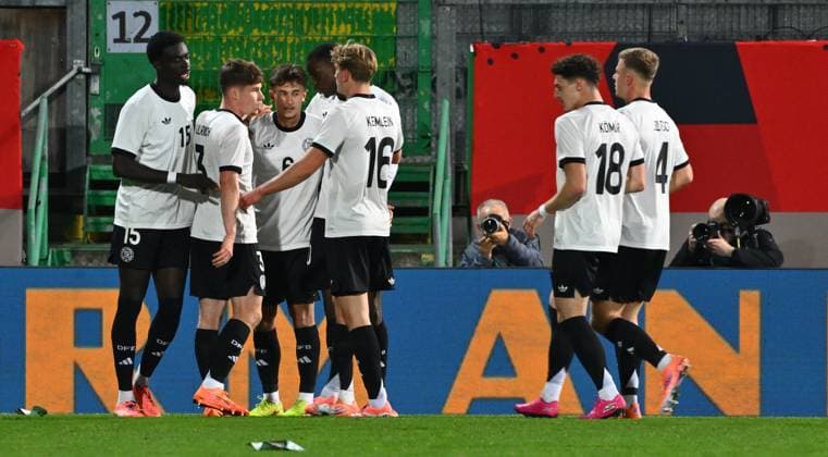 14.11.2025 - Fussball - Länderspiel Qualifikation Europameisterschaft : Deutschland GER DEU BRD - Malta MLT - - xwoxzix - Torjubel Jubel Freude nach Treffer Tor Torschuß zum 1:0 durch Tom Bischof (6, Deutschland ) -