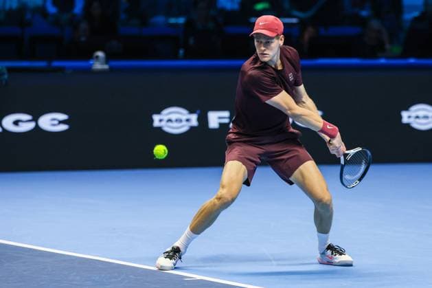 Jannik Sinner of Italy vs Ben Shelton of United States - Nitto ATP, Tennis Herren FINALS 2025 Turin - 14 11 2025 Jannik Sinner of Italy seen in actions during Men s Singles Group Stage match against Ben Shelton of United States on day six of the Nitto ATP Finals 2025 at Inalpi Arena in Turin Copyright: xBEAUTIFULxSPORTS Carabellix