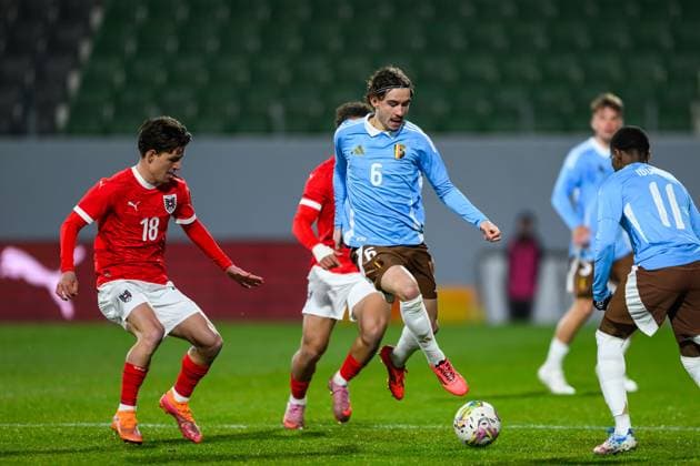 SOCCER - UEFA U21, U 21 EURO quali, AUT vs BEL RIED,AUSTRIA,14.NOV.25 - SOCCER - UEFA European Under-21 Championship 2026, qualifiers, OEFB under-21 international match, Länderspiel, Nationalmannschaft Austria vs Belgium. Image shows Nico Bajlicz (AUT) and Kamiel Van de Perre (BEL).  GEPAxpictures xChristianxMoser