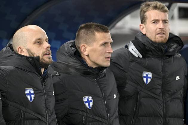 Finland s Teemu Pukki (L to R), Robin Lod and Lukas Hradecky on the bench before the FIFA World Cup, WM, Weltmeisterschaft, Fussball 2026 Group G European qualification football match between Finland and Malta in Helsinki, Finland, on November 14, 2025. Helsinki Finland LKFTJK20251114190108URSG  Copyright: xHeikkixSaukkomaax LKFTJK20251114190108URSG